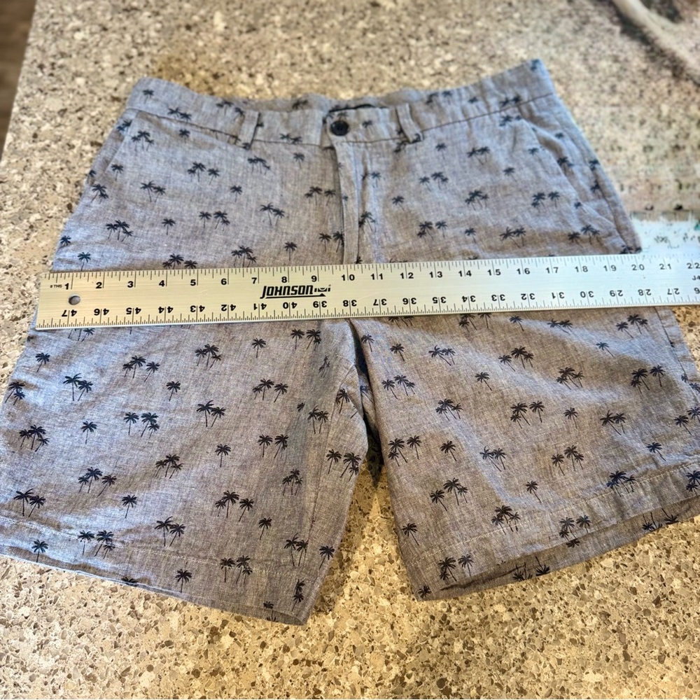 Banana Republic l Aiden Short l Size 32 - Picture 5 of 11